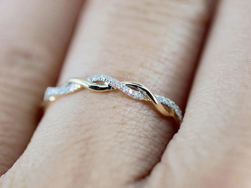 Ring Twisted Band