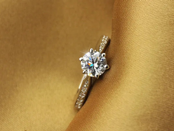Ring Luxury 925 Sterling Silver Classic for Women Six claw jewelry simple 70ct diamond ring imitation diamond women's ring