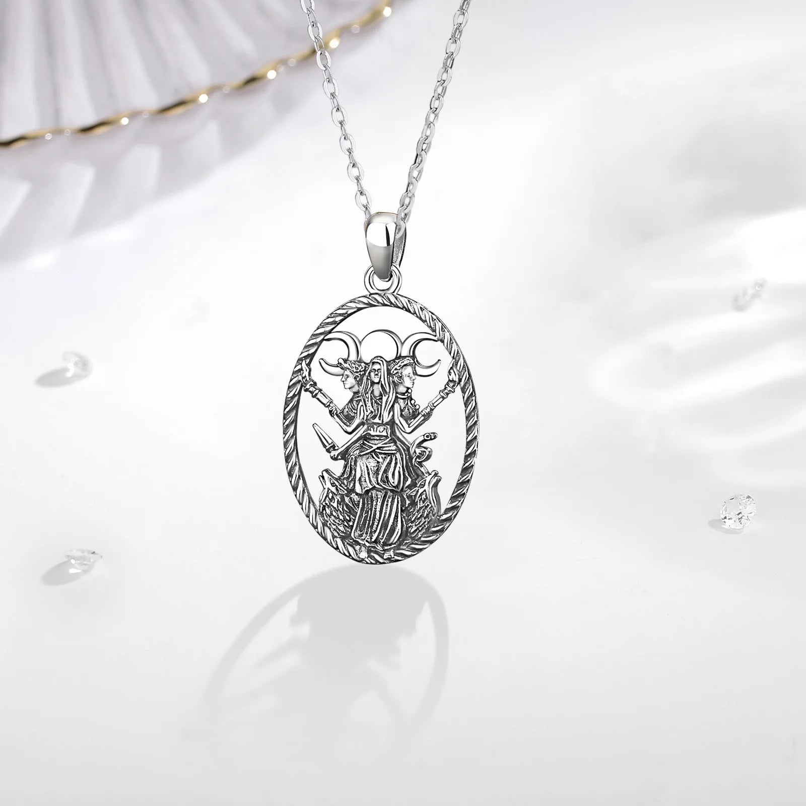 Necklec Lunar Goddess Vintage
