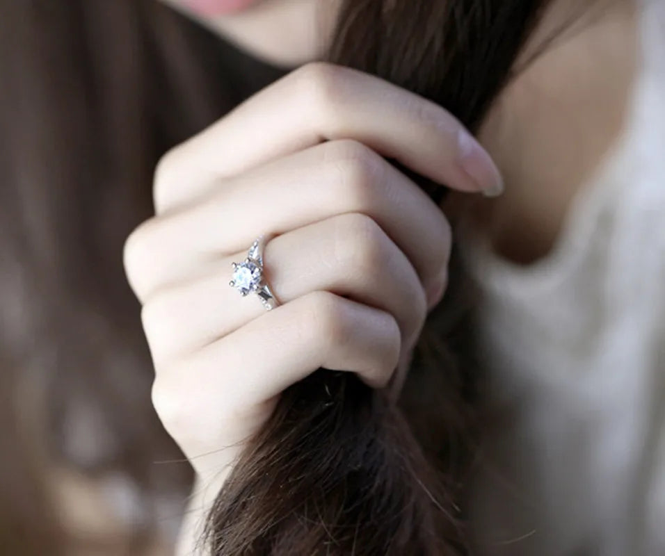 Ring Luxury 925 Sterling Silver Classic for Women Six claw jewelry simple 70ct diamond ring imitation diamond women's ring