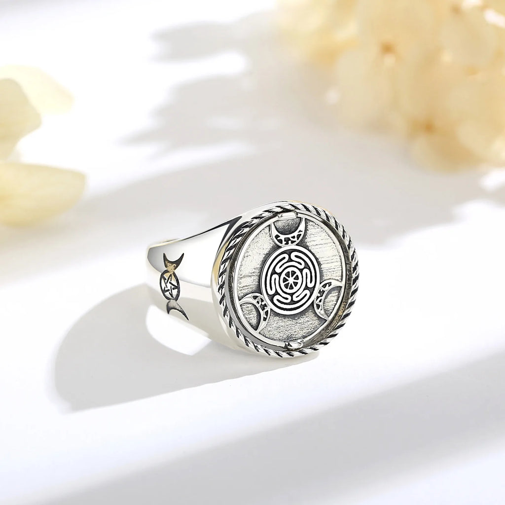 Ring Hecate Triple Moon