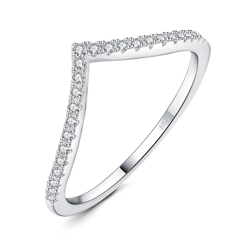 Ring Moissanite Crown V