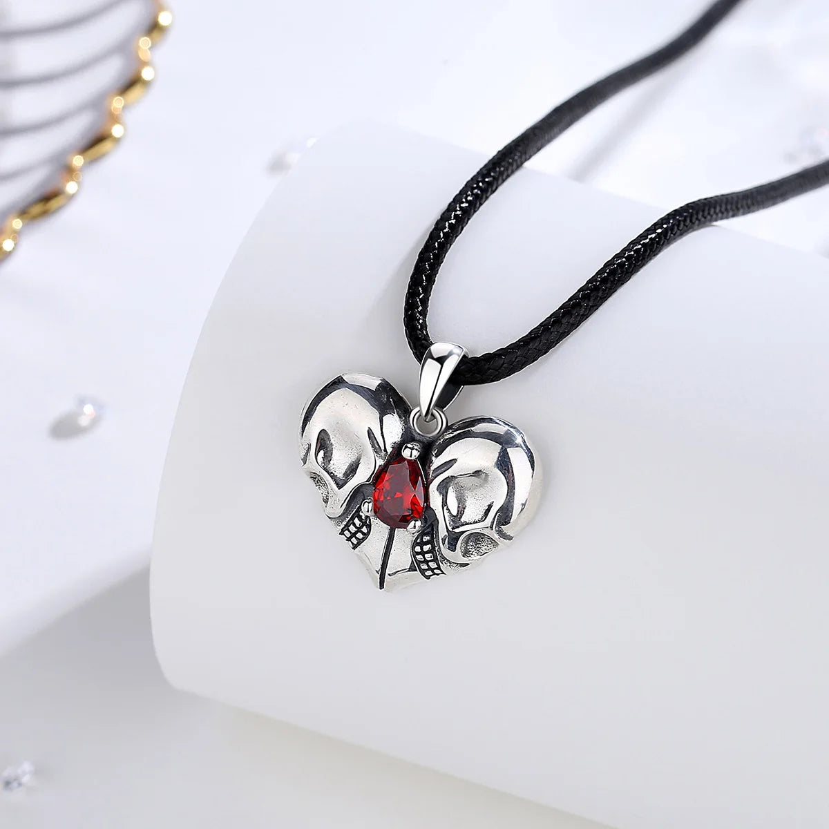 Necklace Gothic Heart Skull