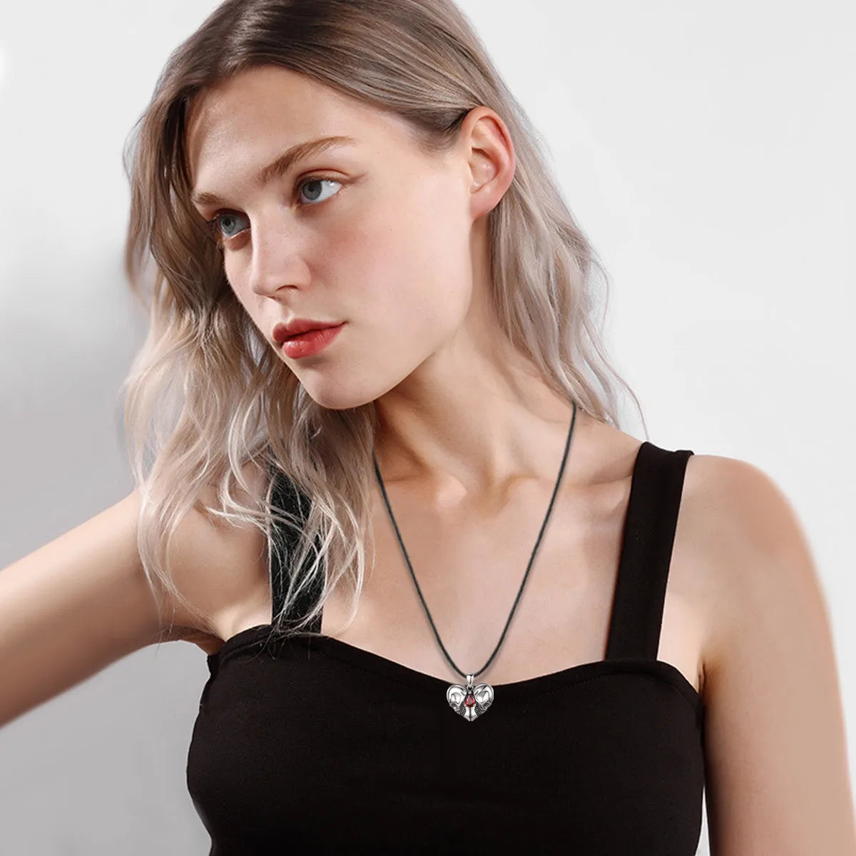 Necklace Gothic Heart Skull