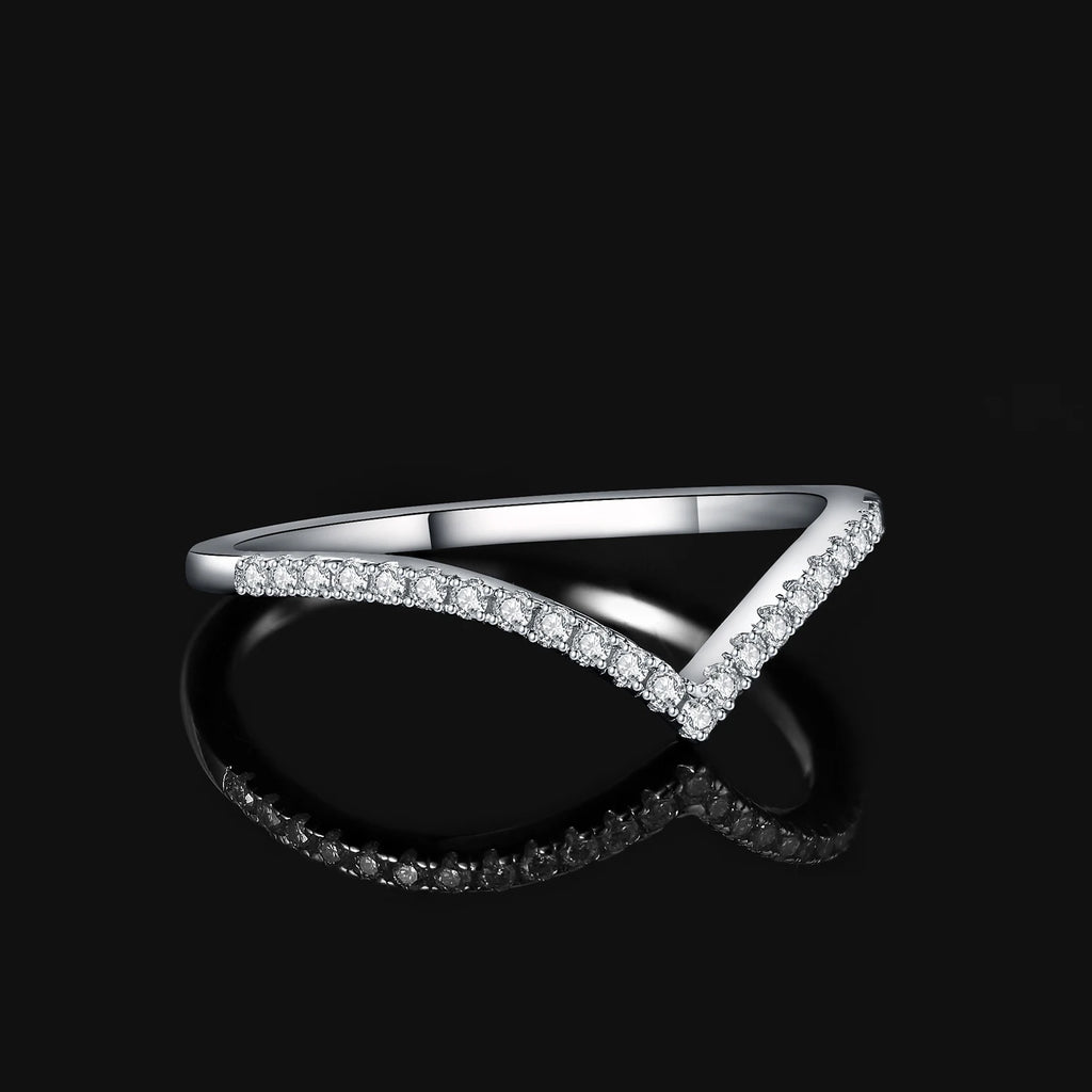 Ring Moissanite Crown V