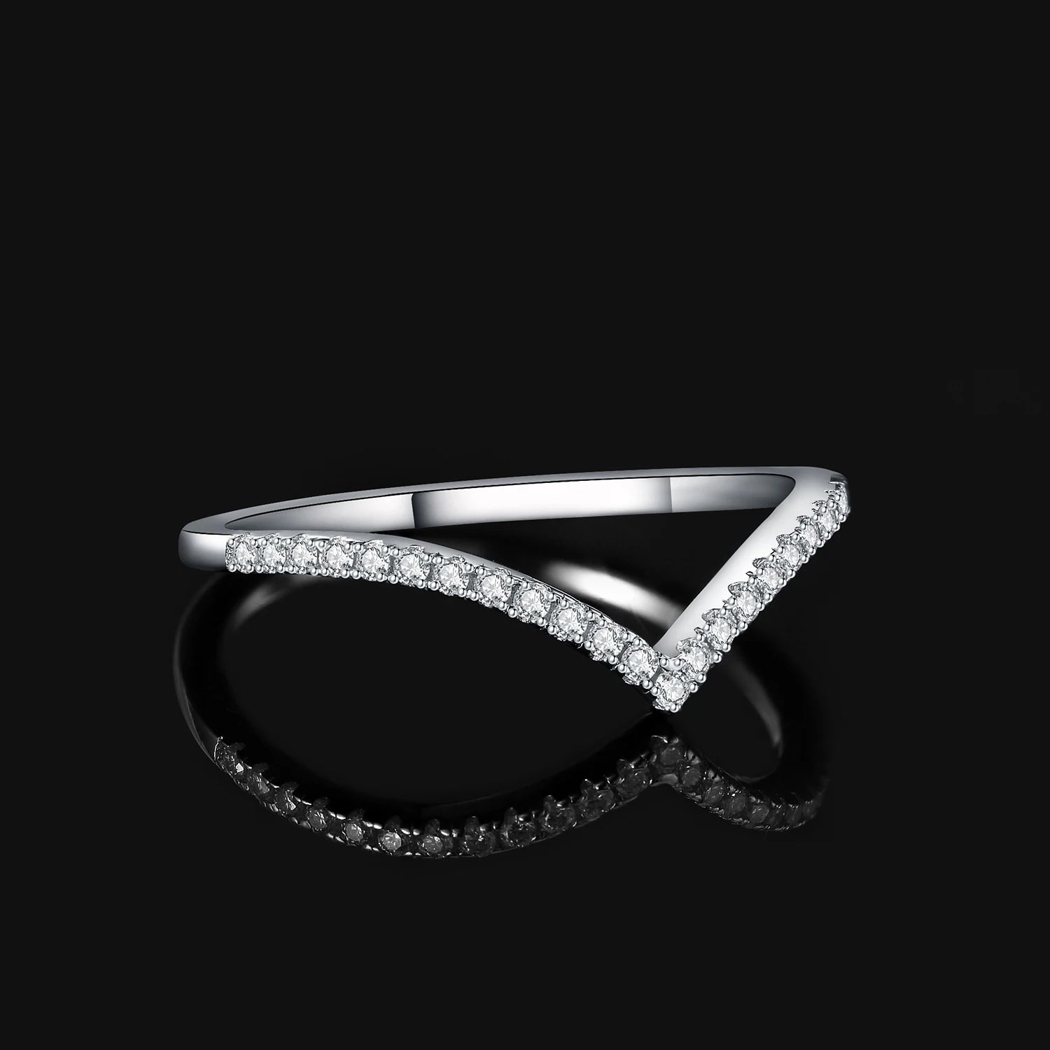 Ring Moissanite Crown V